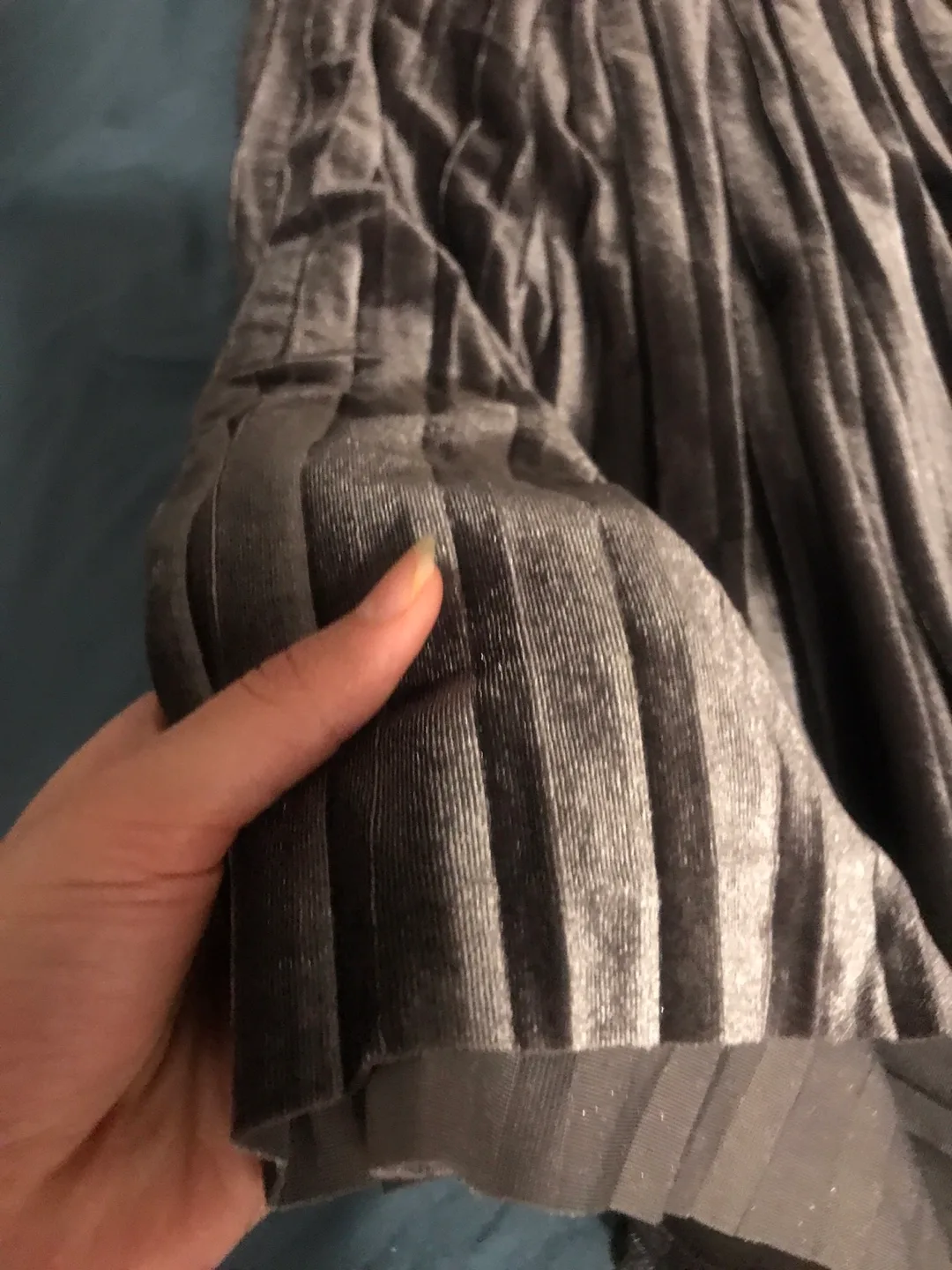 Grey velvet Pleated Skirt image indicator(2)