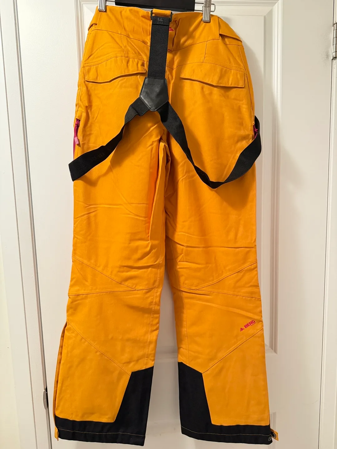 Berg Snow Pants - Size S-M - New with Tags! image indicator(2)