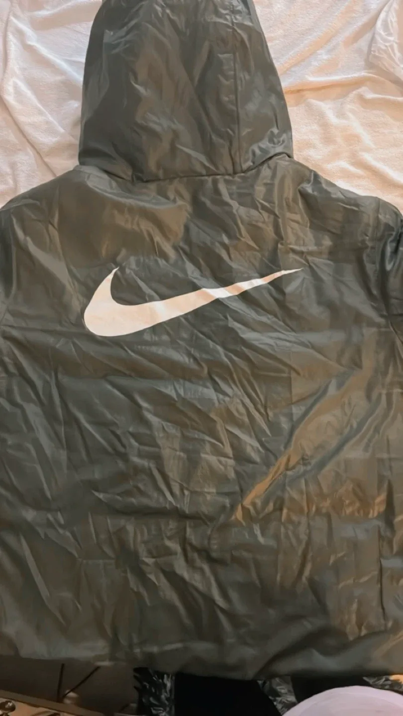 Size L Nike Puffer Jacket Olive Green image indicator(7)