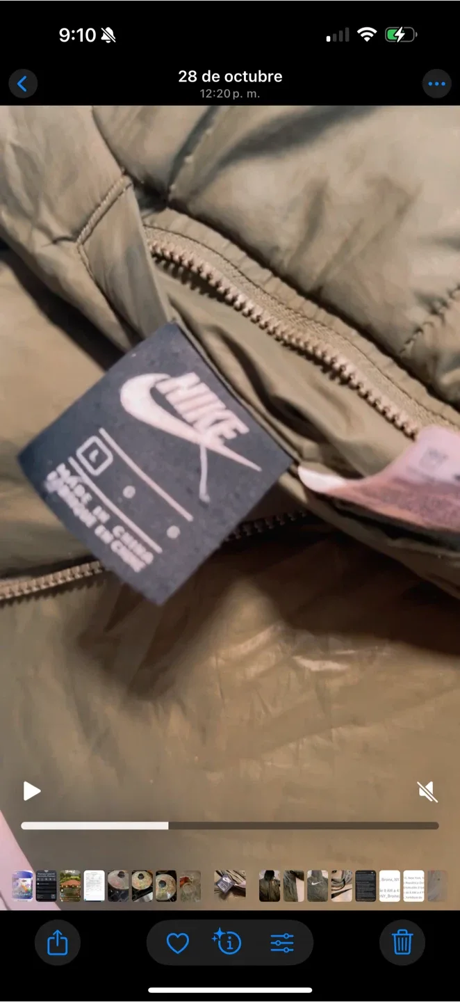 Size L Nike Puffer Jacket Olive Green image indicator(6)