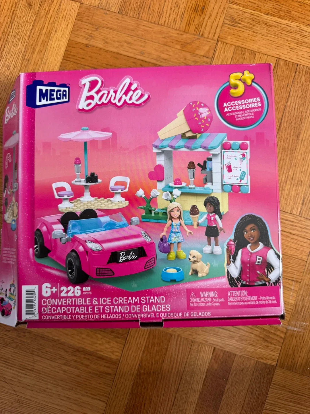 Mega Barbie Convertible & Ice Cream Stand