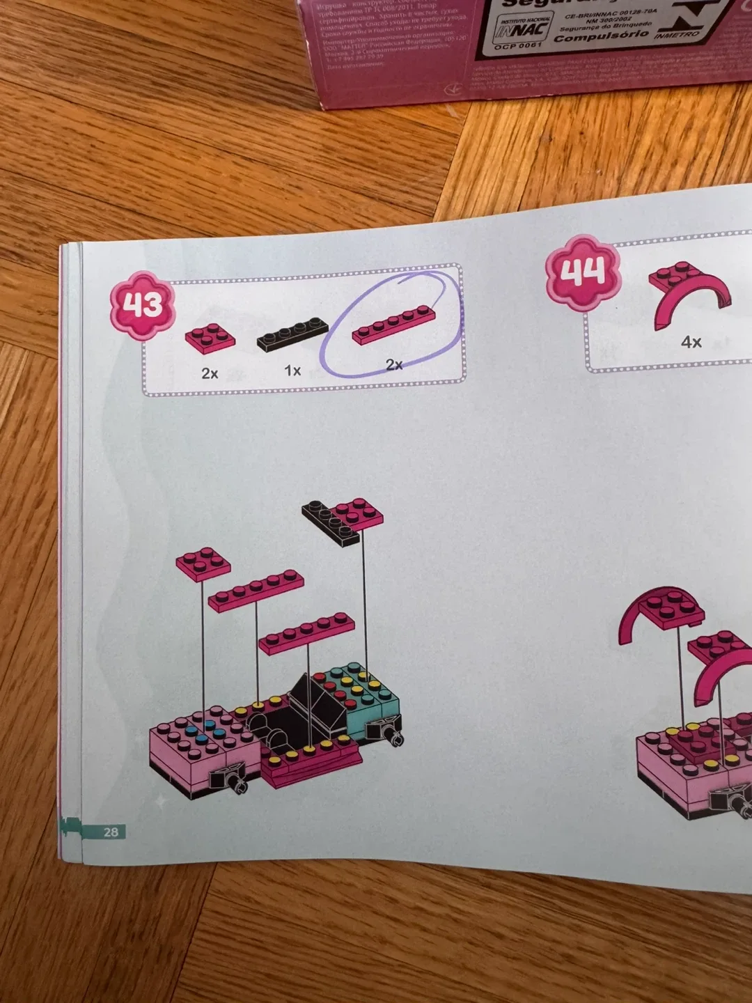 Mega Barbie Convertible & Ice Cream Stand image indicator(3)