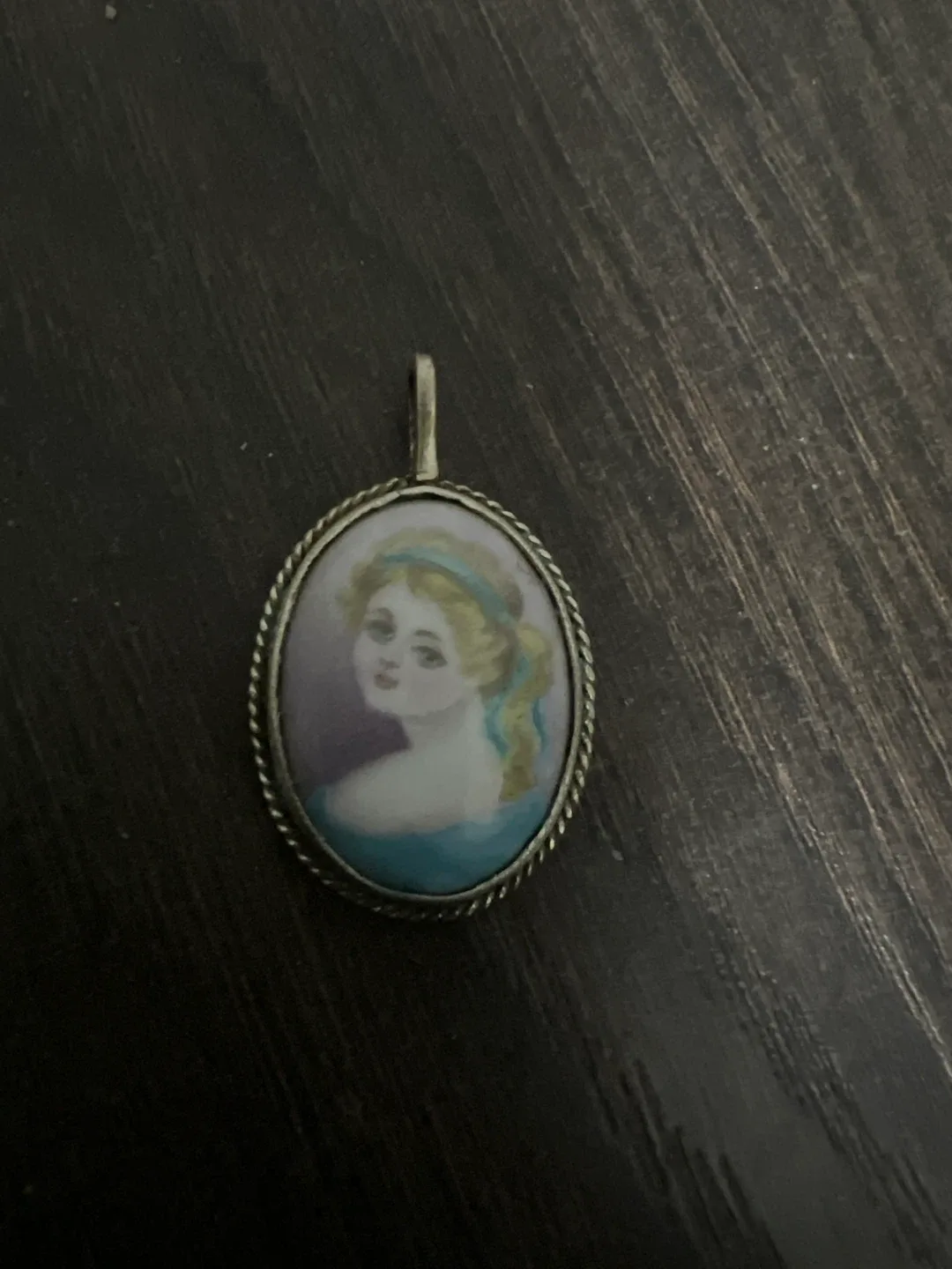 Vintage Cameo Pendant