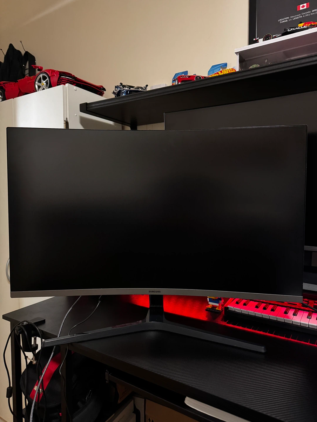 Samsung 32" Curved Monitor - photo 3