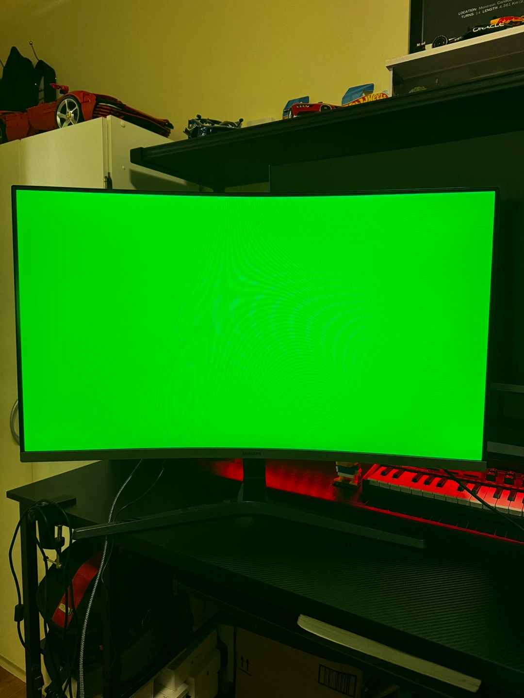 Samsung 32" Curved Monitor - photo 4