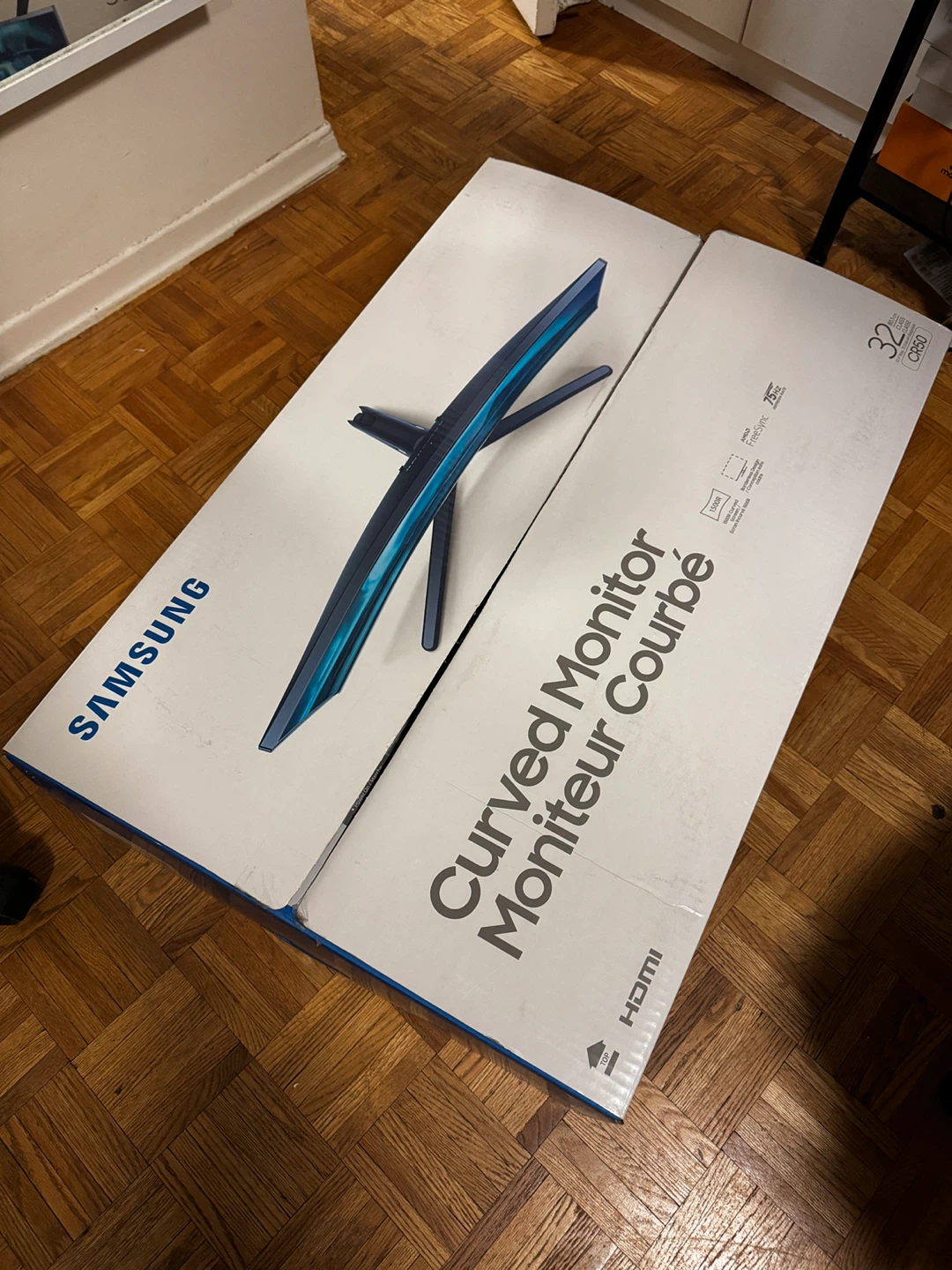 Samsung 32" Curved Monitor - photo 2