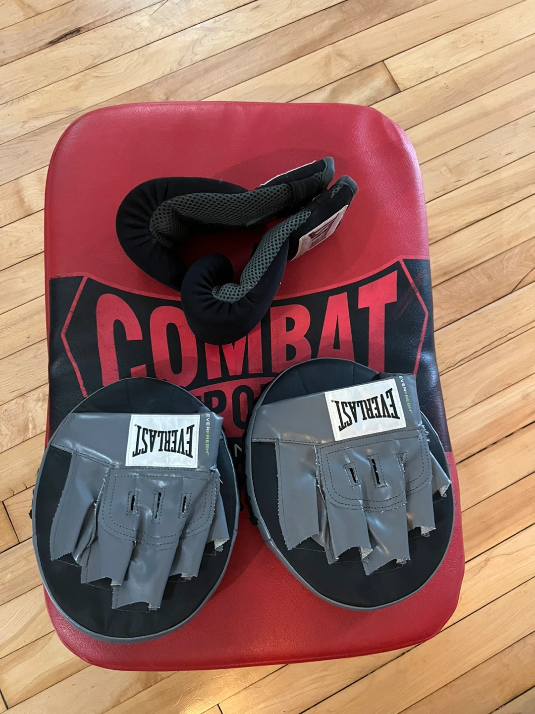 Everlast & Combat Sports Punch Mitts & Focus Pads - photo 5