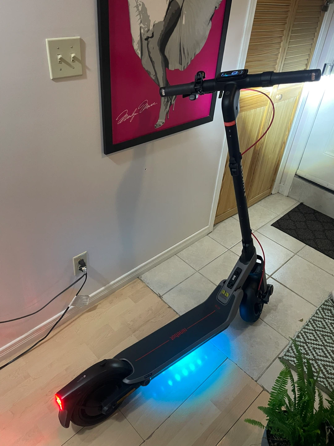 Segway Ninebot E3 Electric Scooter - Like New! - photo 2