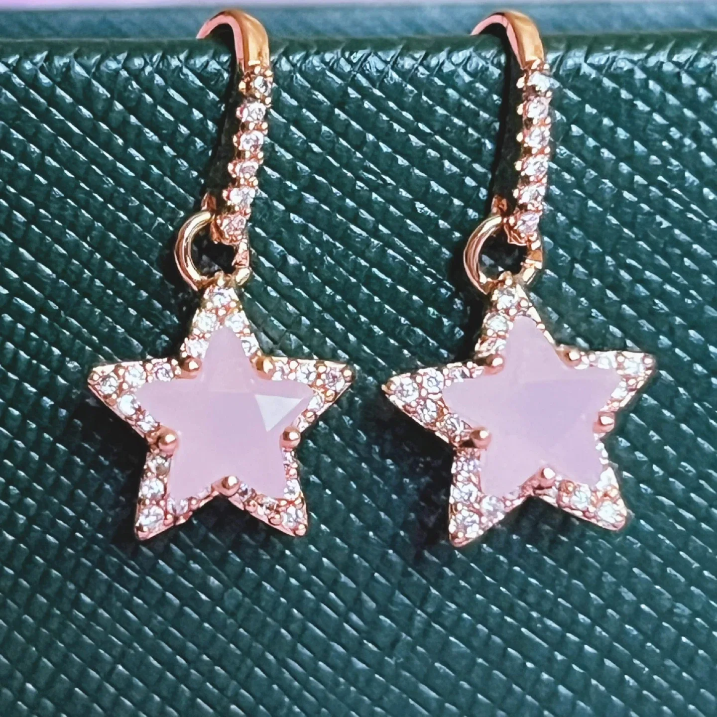 30 Pairs Assorted Styles Earrings Bundle (8 New, 22 Used) image indicator(3)