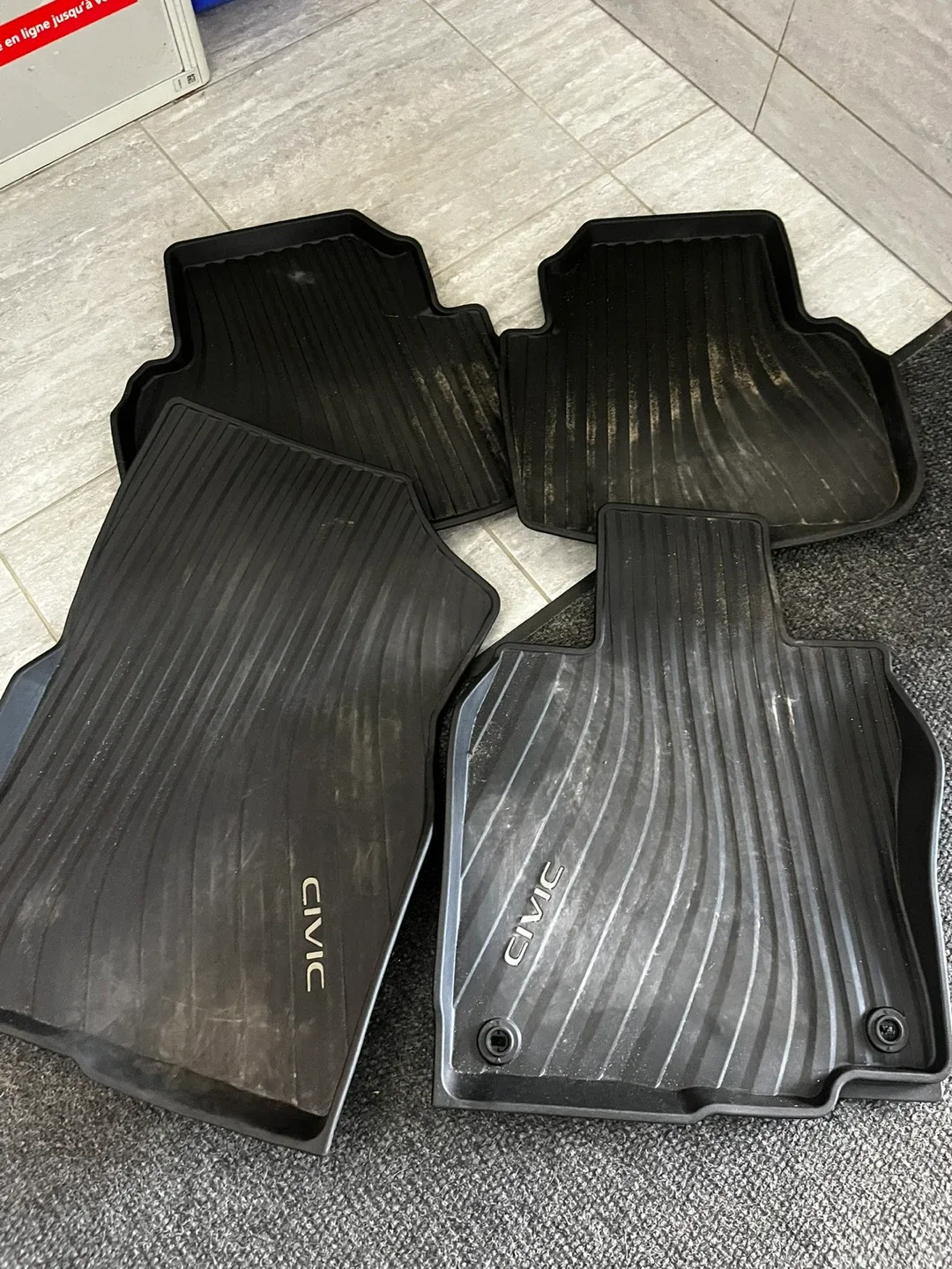 Honda Civic Floor Mats - Black image indicator(2)