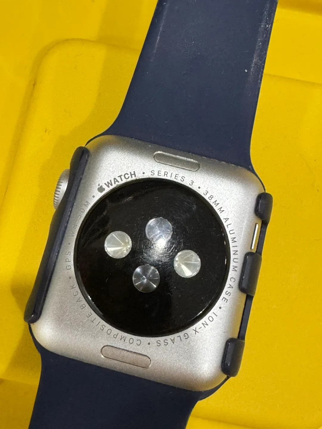 Apple Watch Series 3 38mm with Accessories image indicator(2)