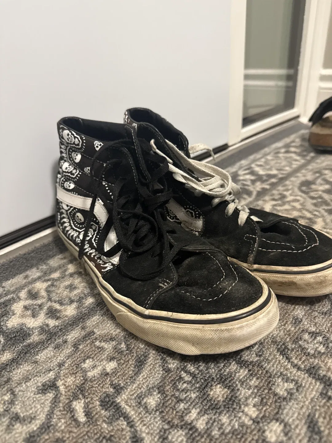 Vans Sk8-Hi Black/White Skull Shoes