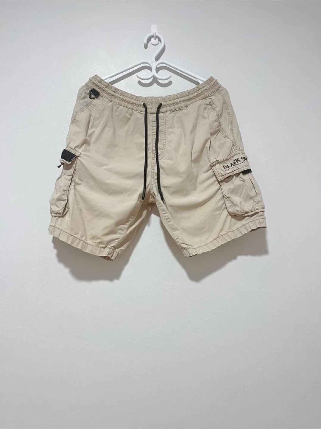 Men’s Pink Linen Shirt & Black Score Cargo Shorts image indicator(4)