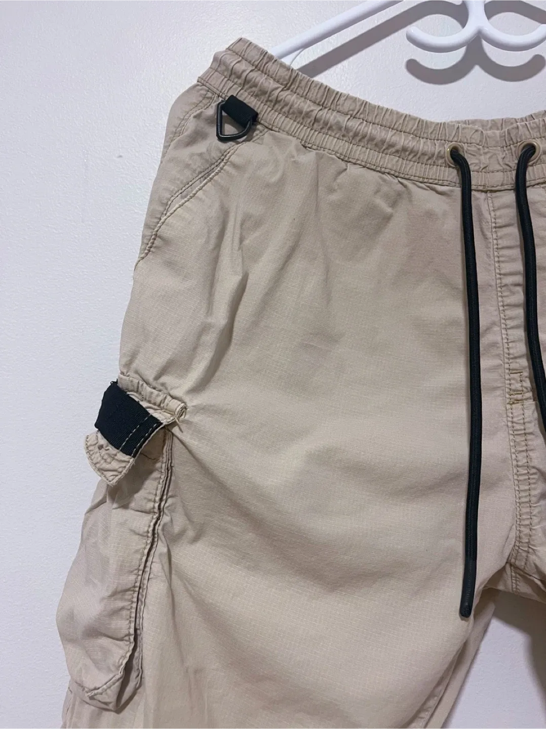 Men’s Pink Linen Shirt & Black Score Cargo Shorts image indicator(5)