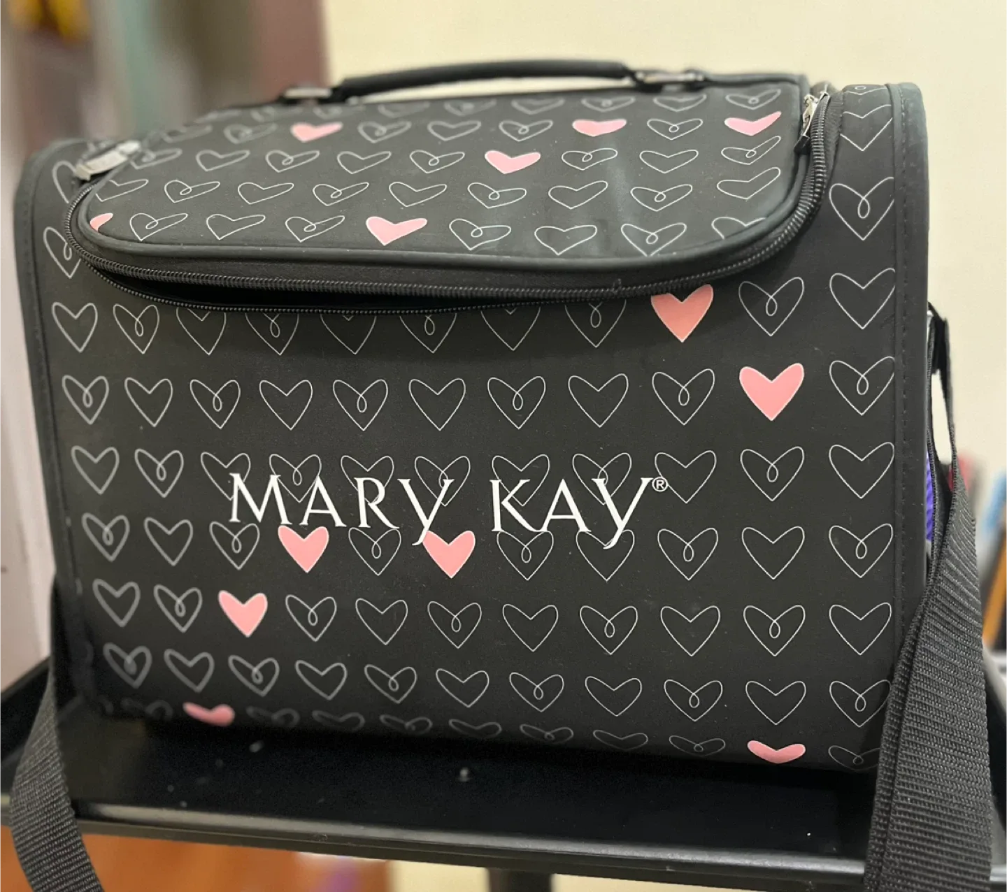 Mary Kay Cosmetic Makeup Rolling Travel Case image indicator(4)