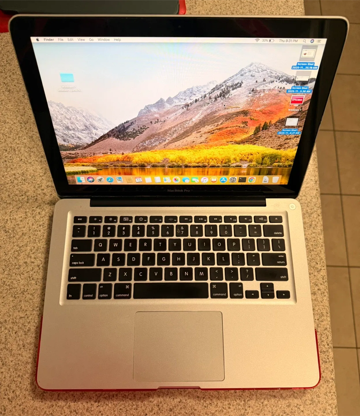 MacBook Pro 2010 – Excellent Condition + Free Case image indicator(3)