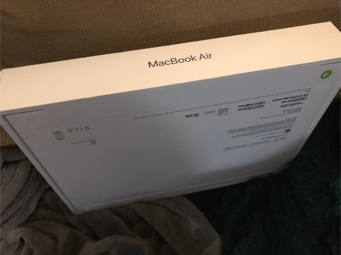 NEW SEALED LATEST 13-inch MacBook Air (M4 Chip, 16GB, 256GB) image indicator(5)