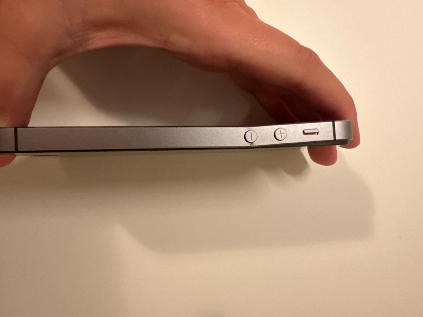 Two Apple iPhone 5s - Good Condition - photo 3