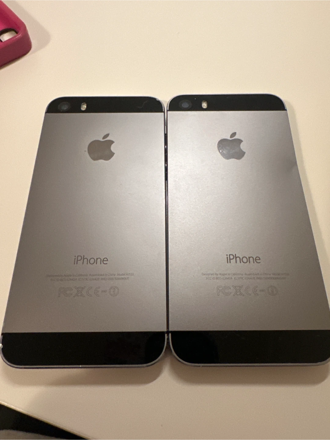 Two Apple iPhone 5s - Good Condition - photo 2