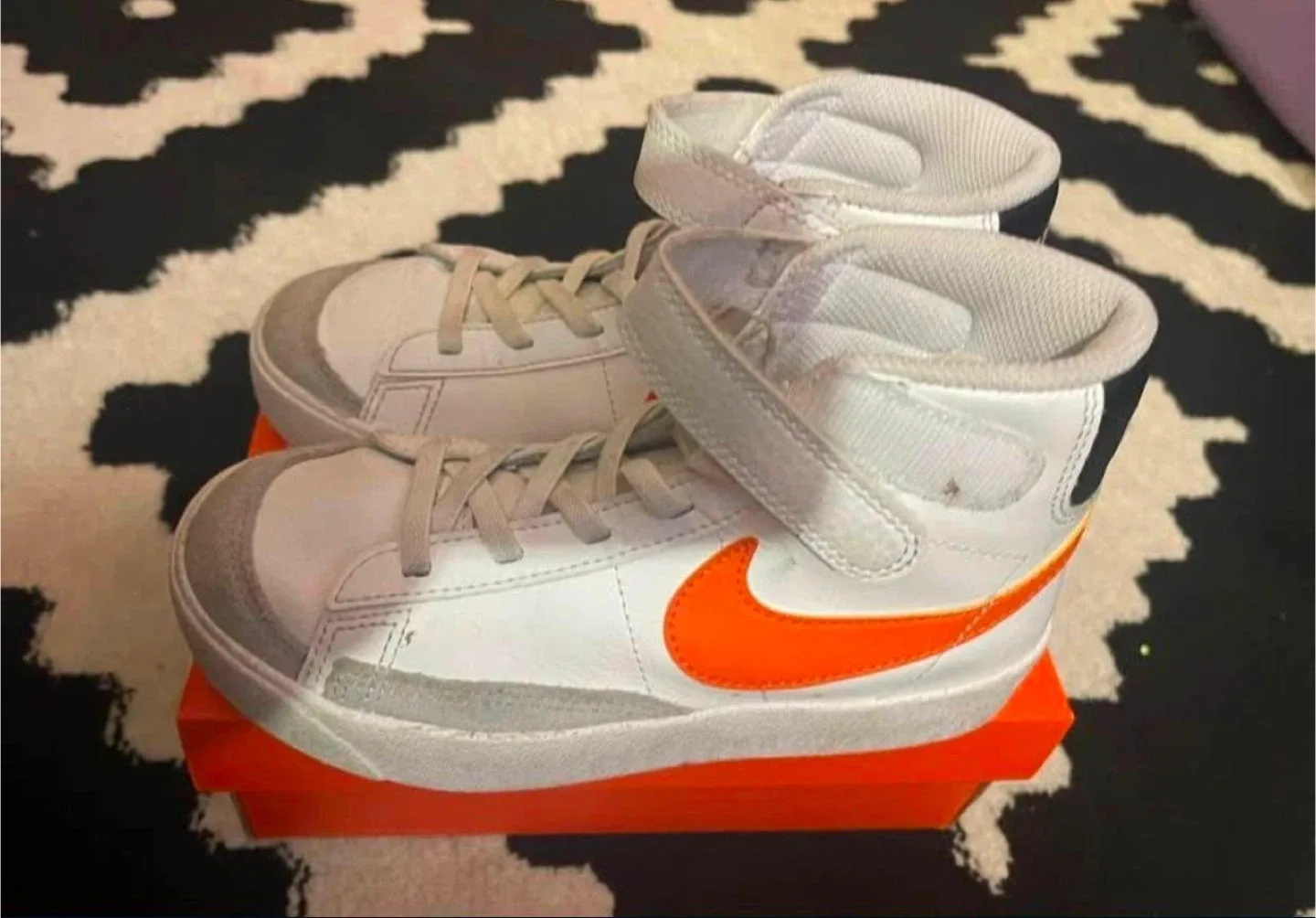 Nike Blazer Mid '77 High-Top Sneakers image indicator(3)