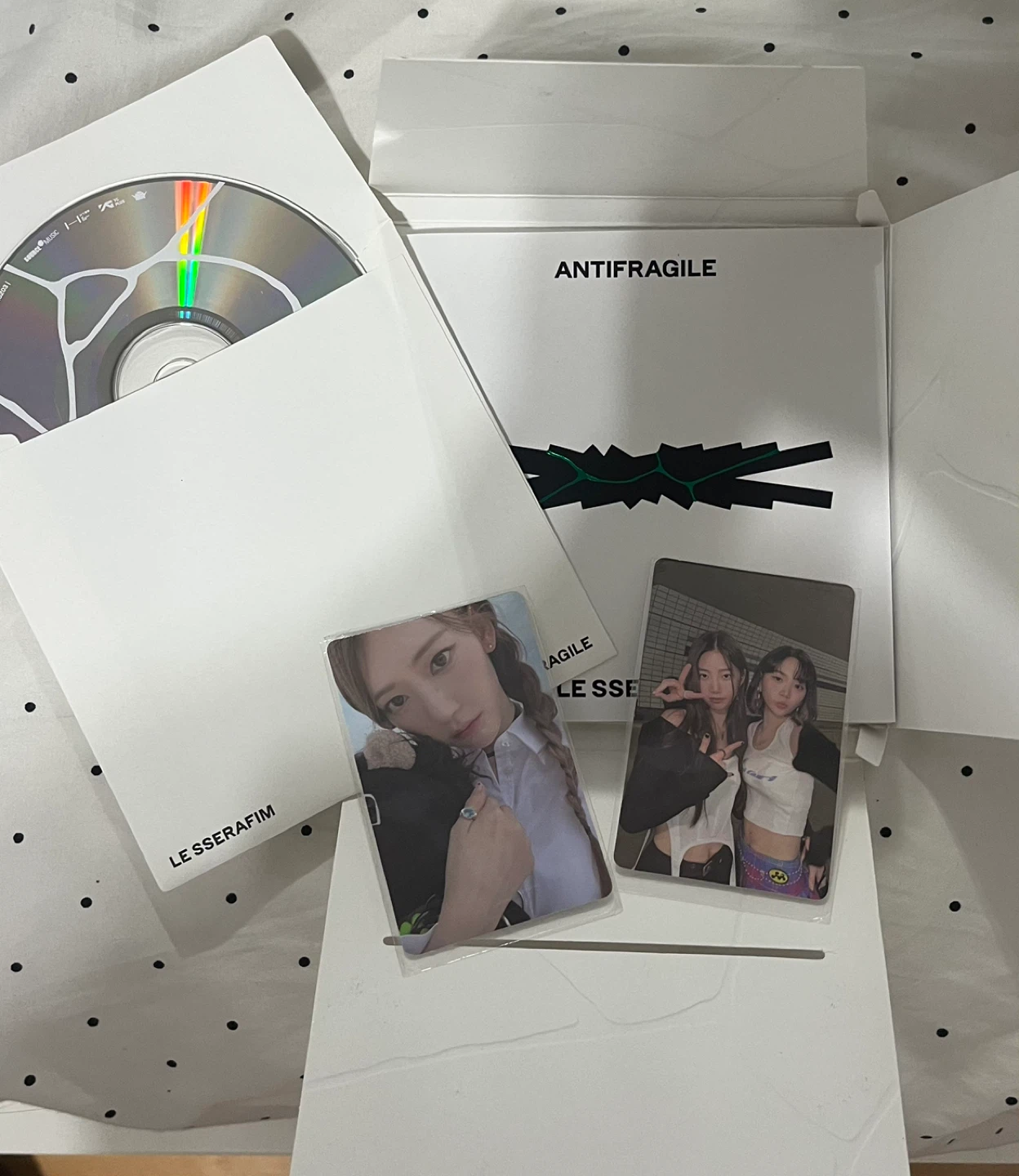 Antifragile Le Sserafim kpop album (emerald vers.) - photo 2