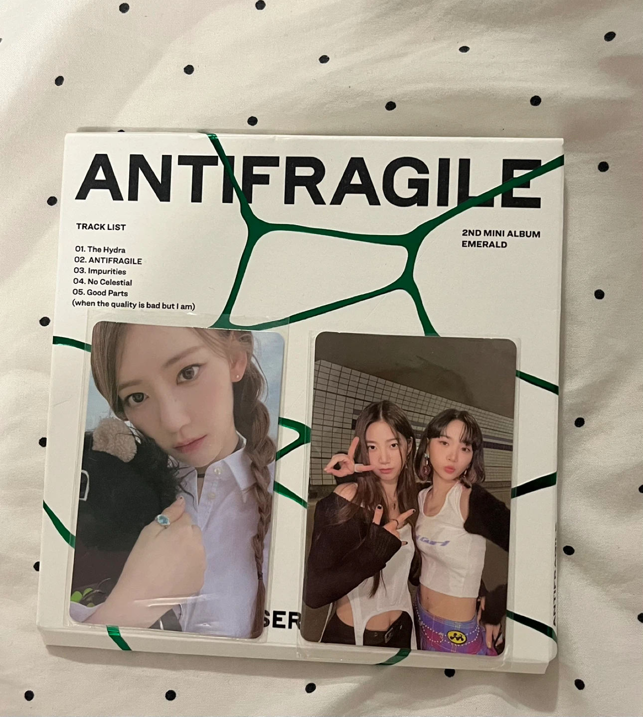 Antifragile Le Sserafim kpop album (emerald vers.)
