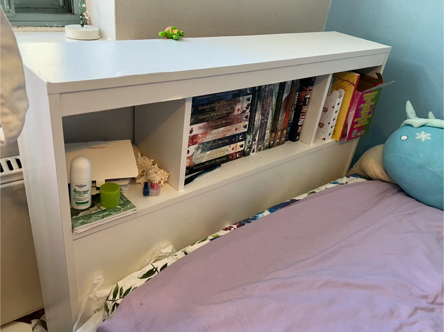 Bed frame with storage image indicator(5)