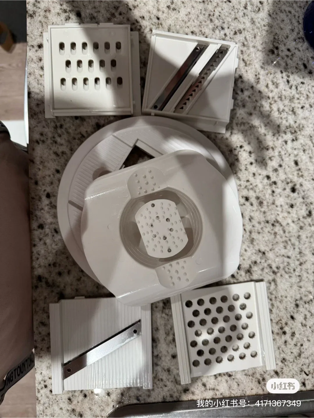 Vegetable Slicer with Interchangeable Blades