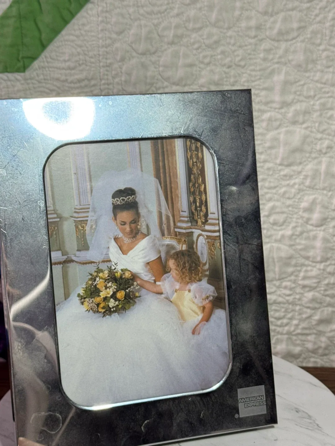 American Express Hinged Photo Frame image indicator(3)