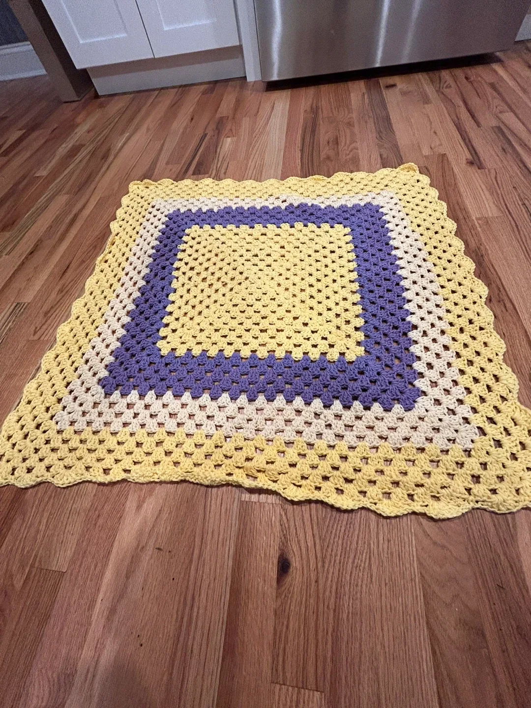 Handmade Crochet Blanket image indicator(2)