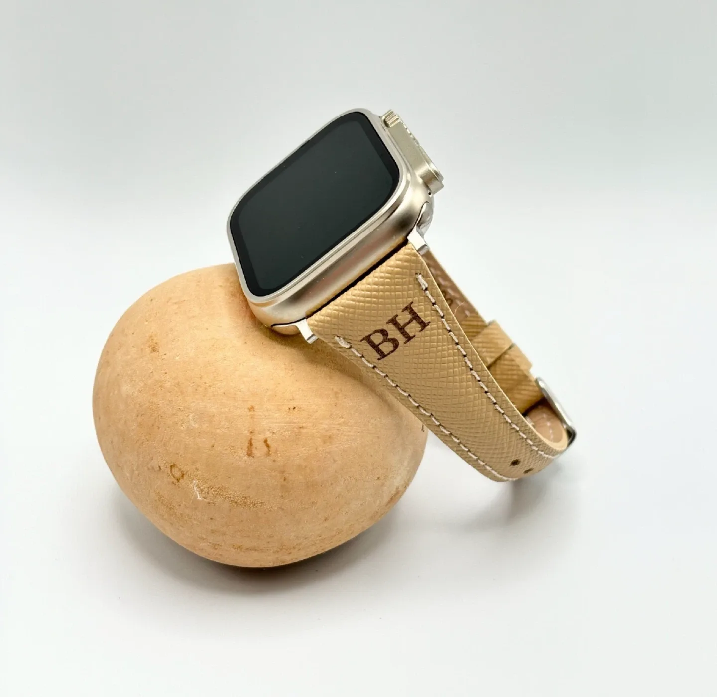 Women Apple Watch Band image indicator(2)