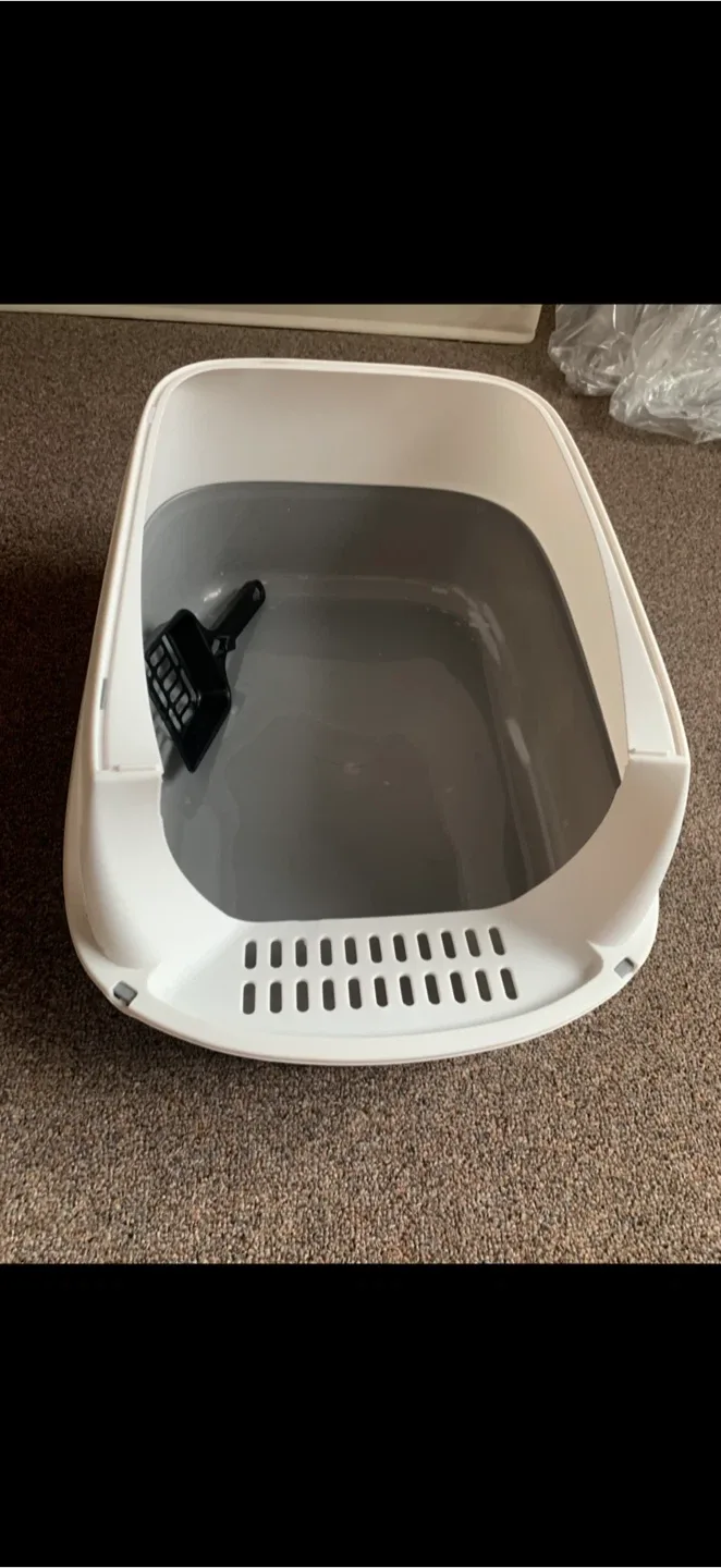 Covered Cat Litter Box with Scoop