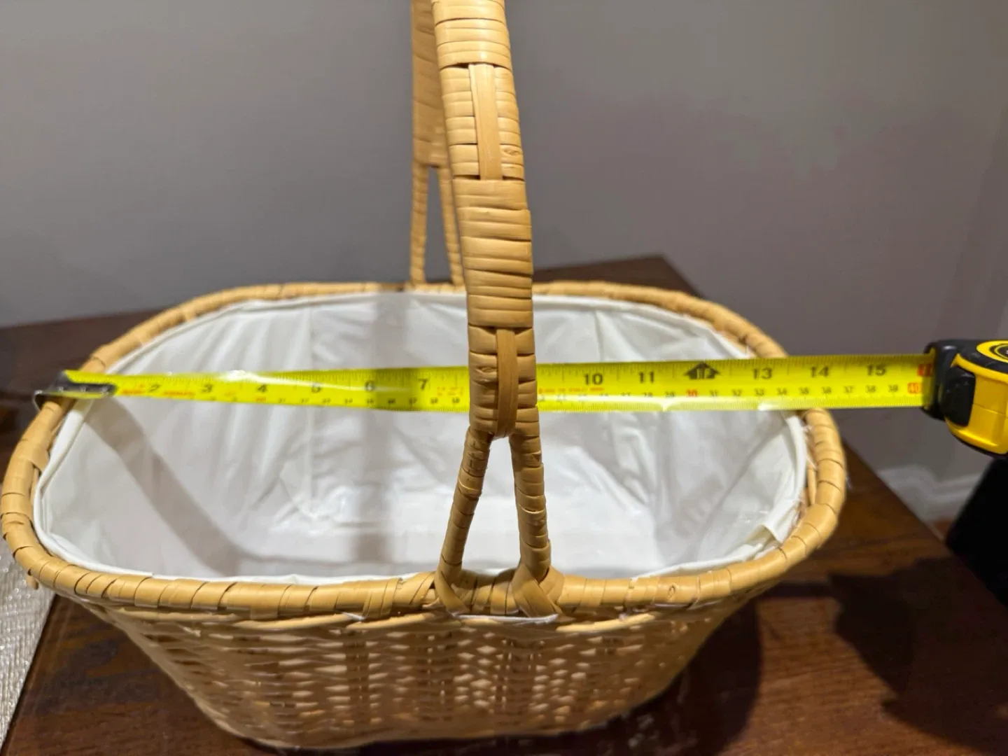 Wicker Basket with Handle image indicator(5)