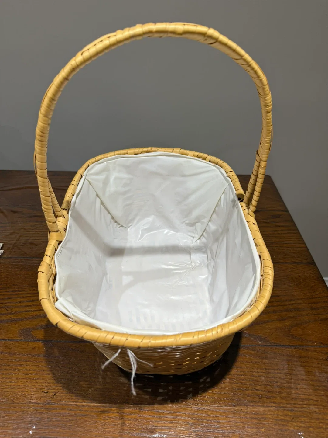 Wicker Basket with Handle image indicator(2)