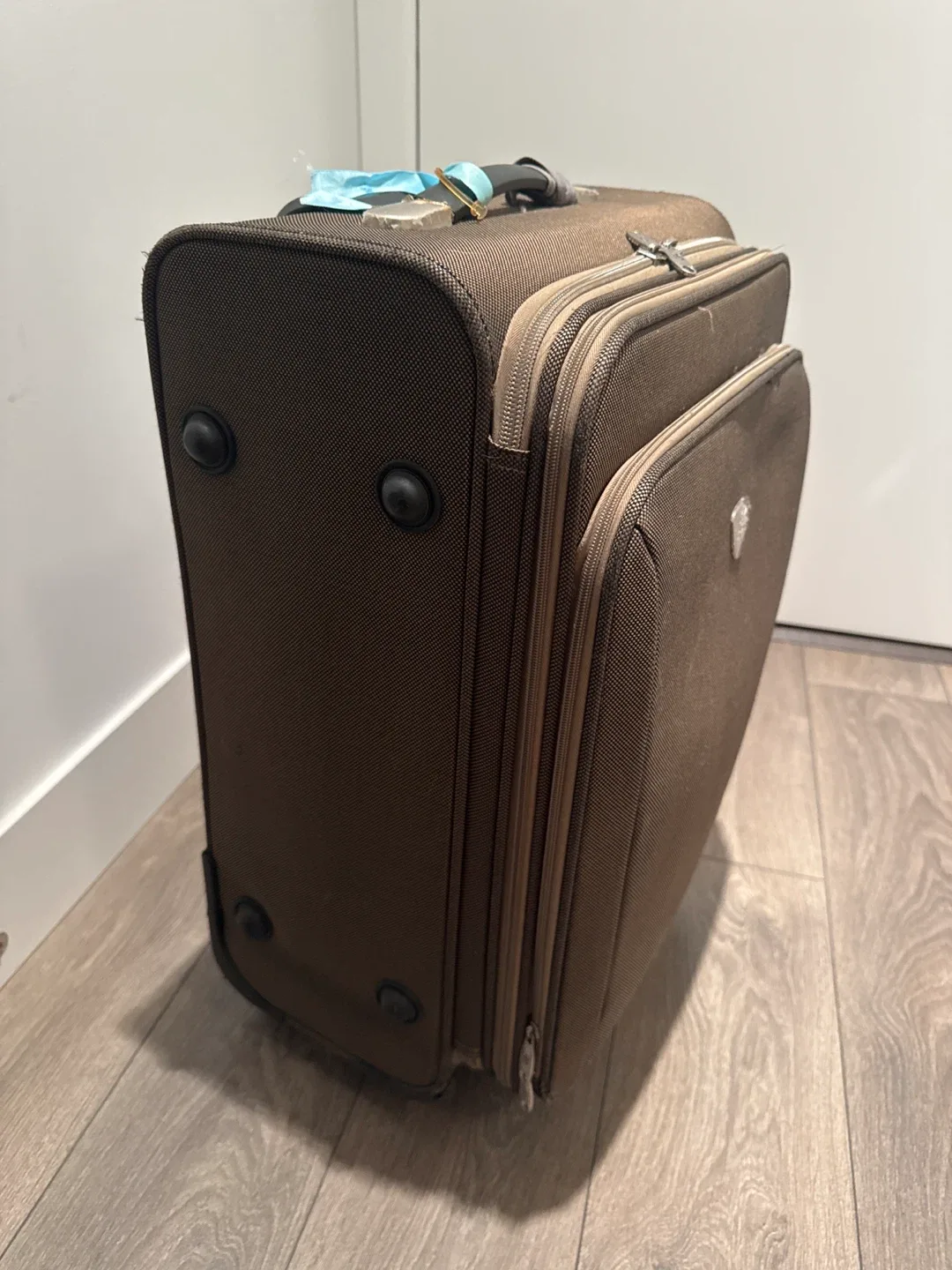 Brown Wheeled Suitcase image indicator(2)