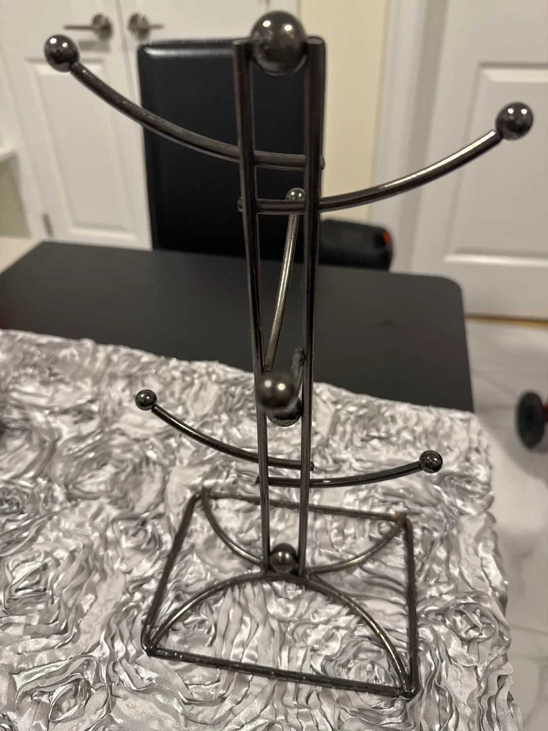 Jewelry Holder Stand - Metal thumbnail