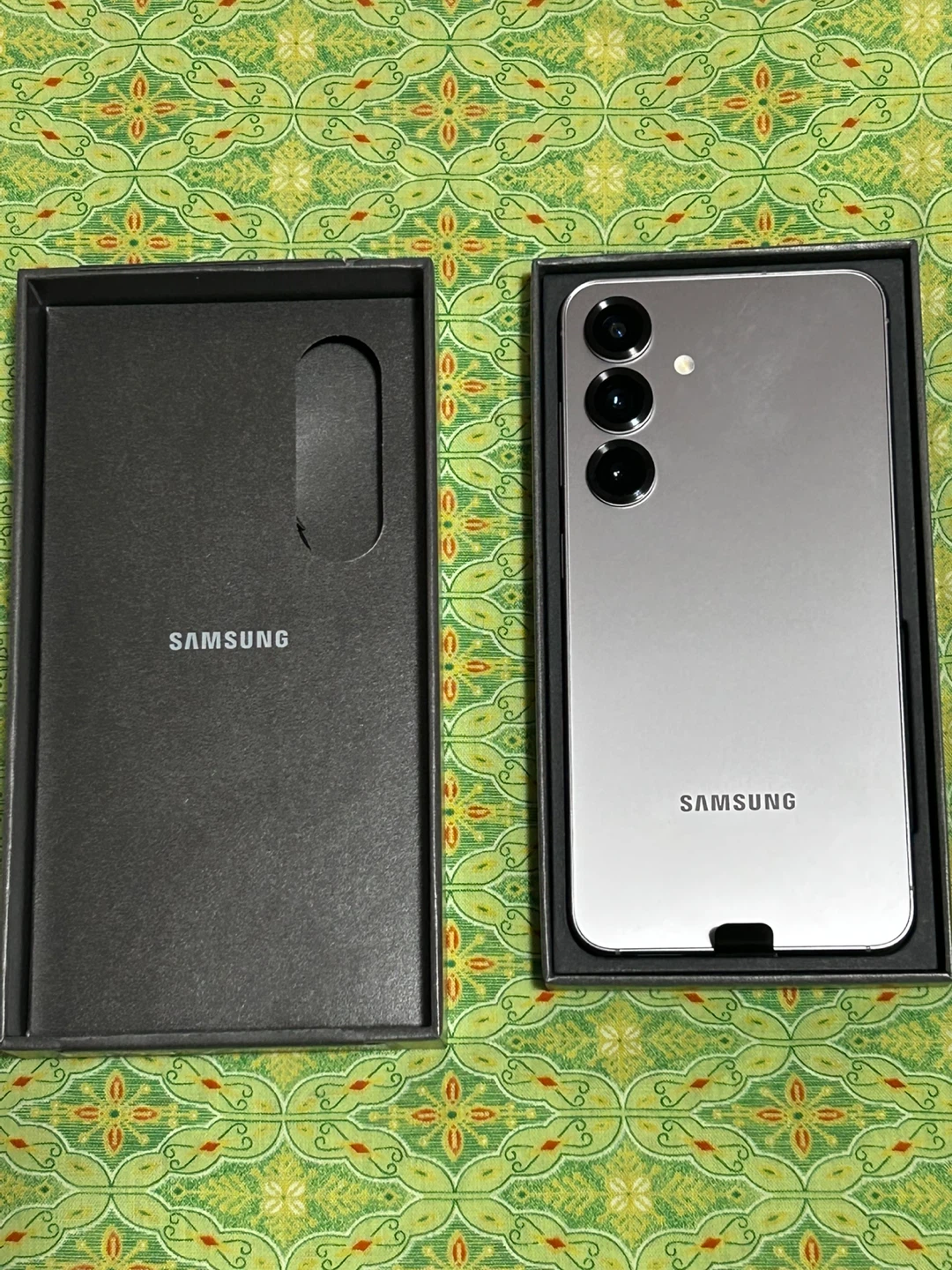 Brand New Samsung Galaxy S25