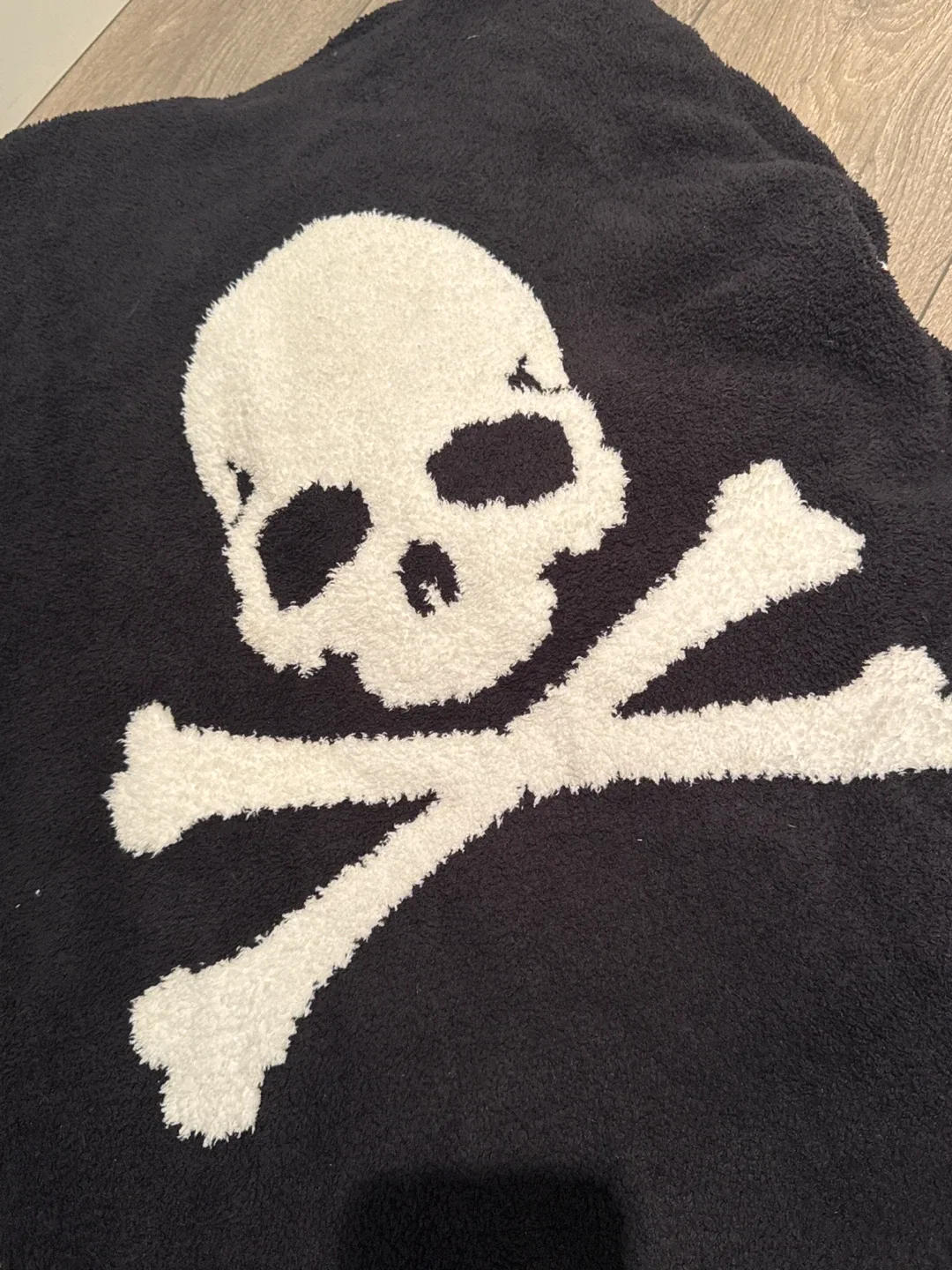 Barefoot Dreams x Mastermind Japan Robe image indicator(3)