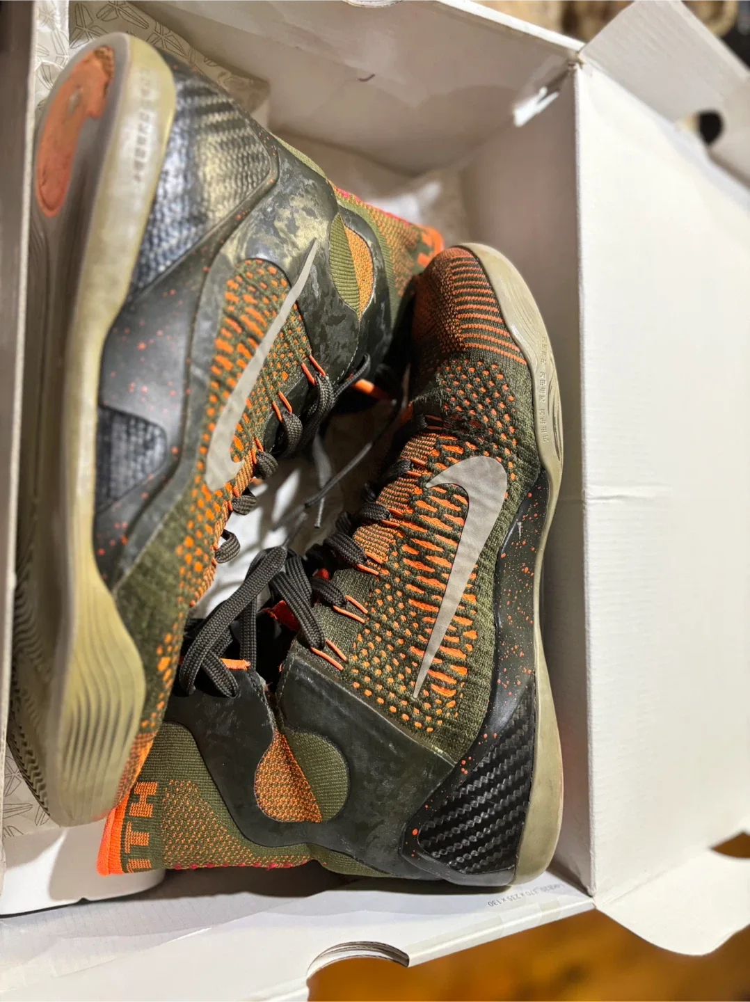 Nike Kobe IX 9 Elite High Basketball Shoes - Size 8.5 image indicator(2)