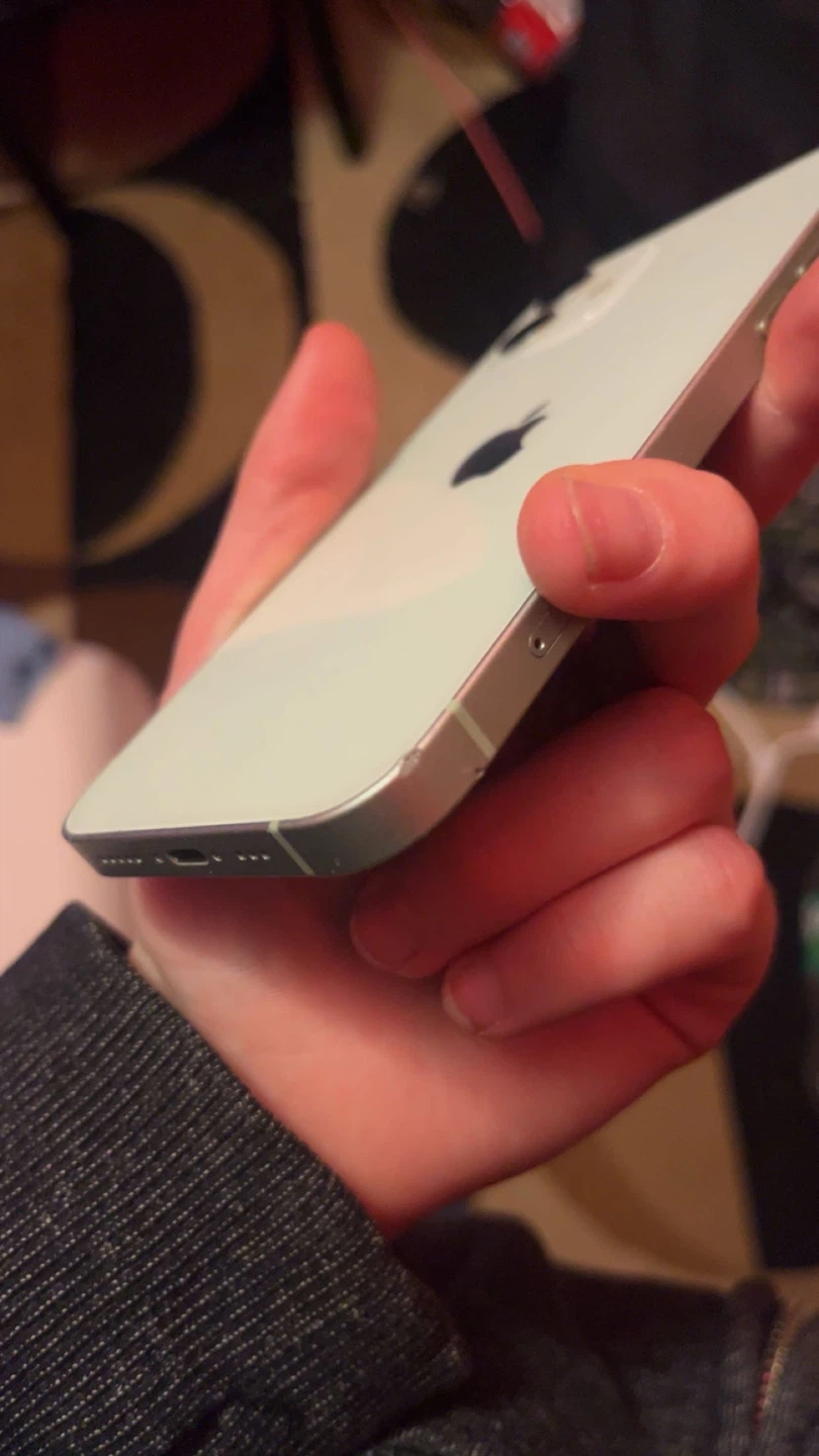 Apple iPhone 12 - White - photo 4