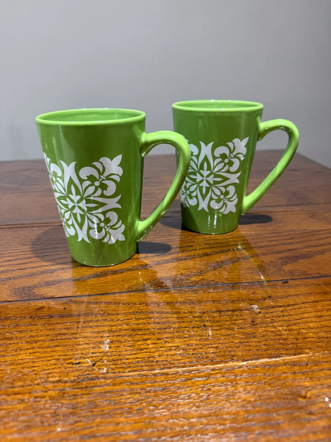 Set of 2 Green Mugs with White Floral Design thumbnail