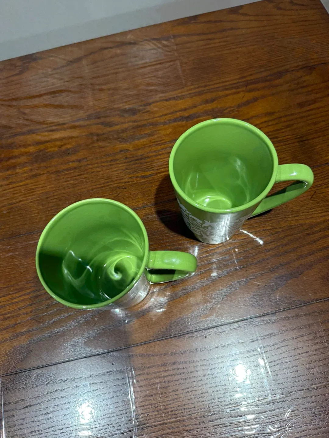 Set of 2 Green Mugs with White Floral Design image indicator(2)