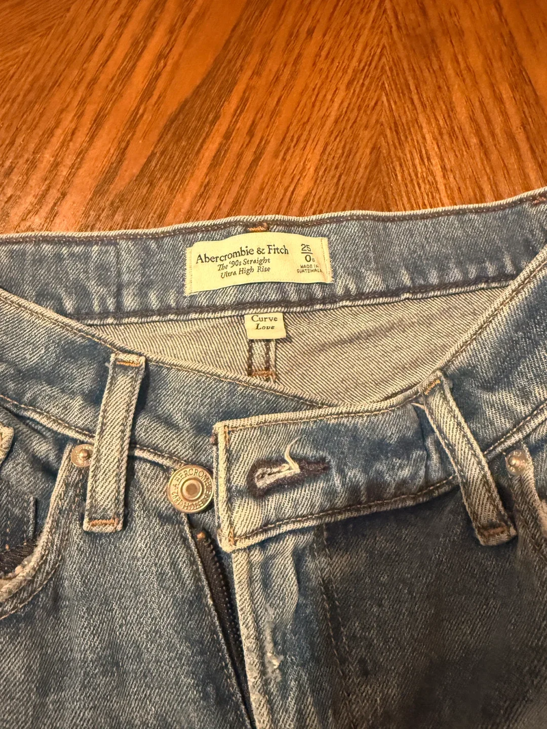 Abercrombie & Fitch 90s Straight Ultra High Rise Jeans - 25 image indicator(2)