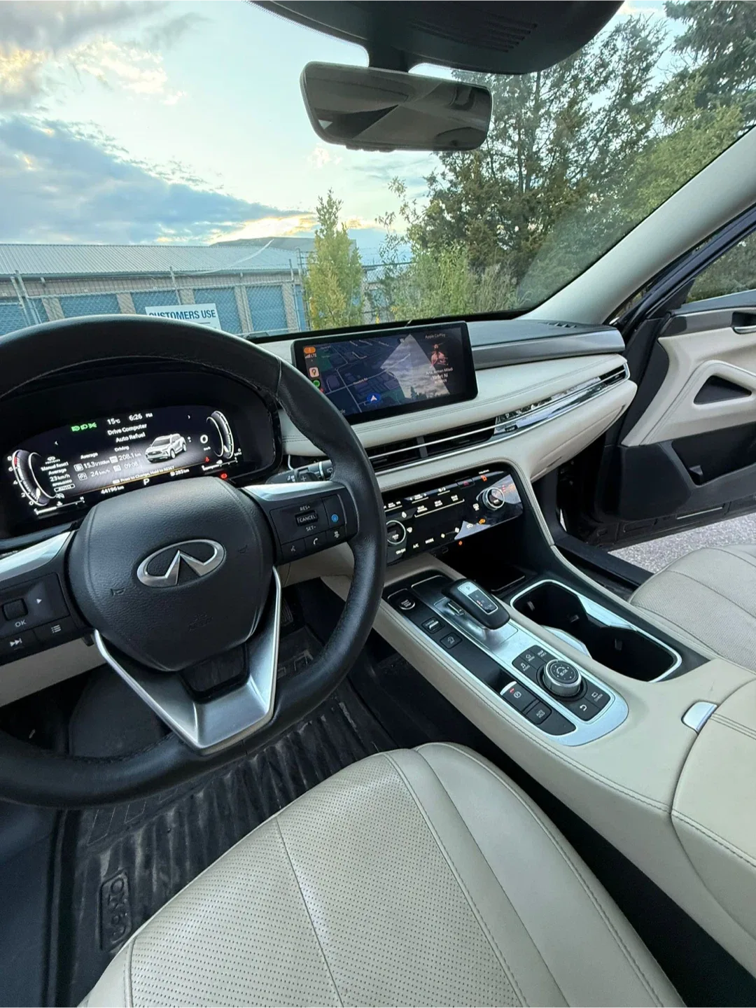 Infiniti QX60 SUV - Black Exterior, Beige Interior image indicator(9)