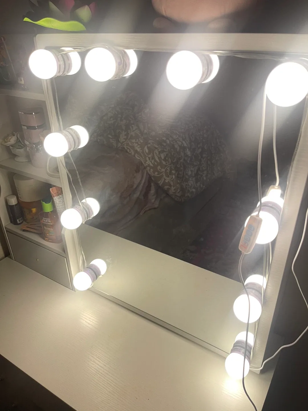 Vanity Makeup Table with Lighted Mirror image indicator(4)