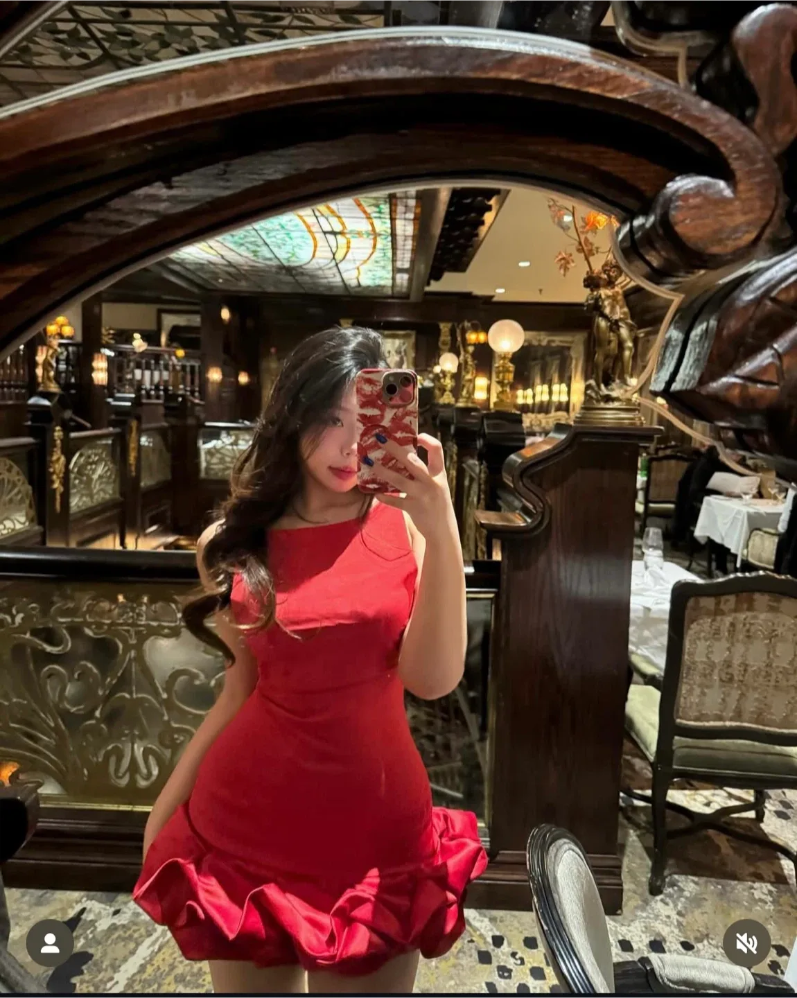 Red Dress image indicator(3)