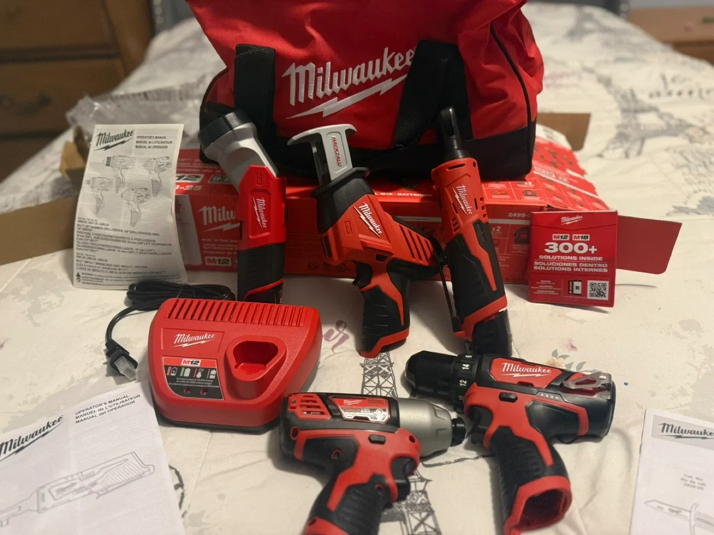 Milwaukee M12 Cordless 6-Tool Combo Kit - Like New! image indicator(2)