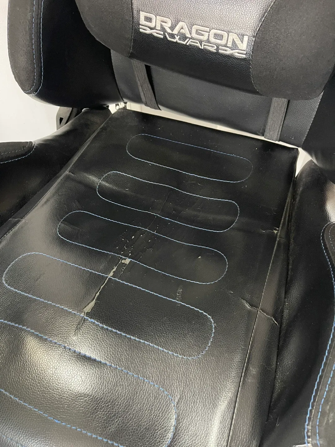 Dragonwar Gaming Chair image indicator(3)