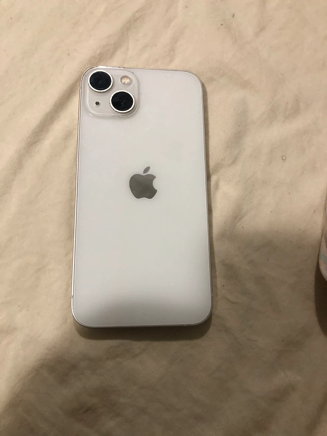 Apple iPhone 13 - White