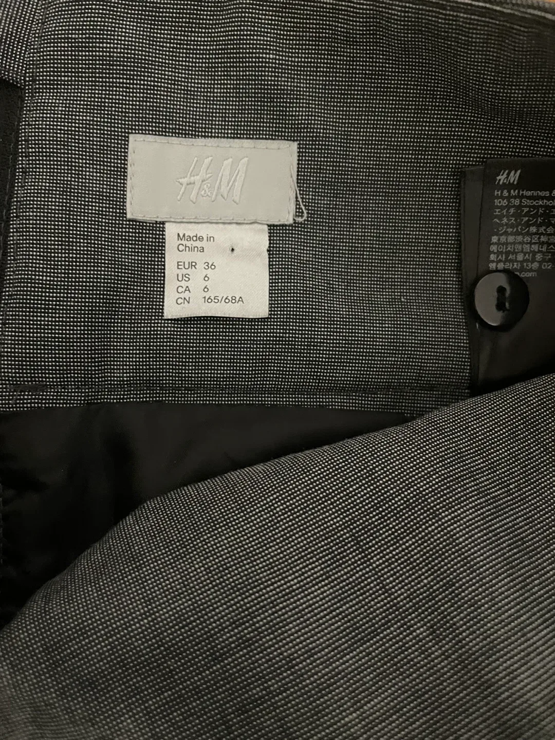 H&M Grey Skirt - Size US 6 image indicator(3)